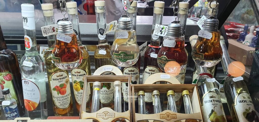 Cosa mangiare a Budapest: i piatti tipici della tradizione ungherese 22 palinka, cosa bere in ungheria