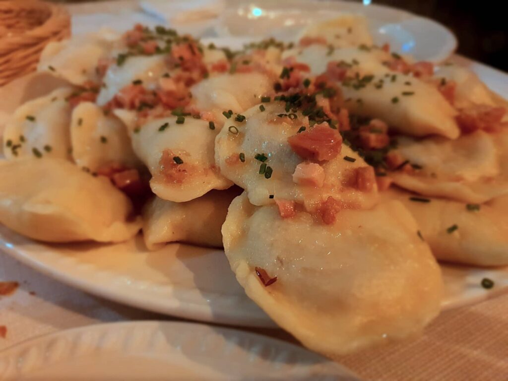 Cosa mangiare a Cracovia e dove: piatti tipici e locali da provare 5 pierogi, cosa mangiare a cracovia