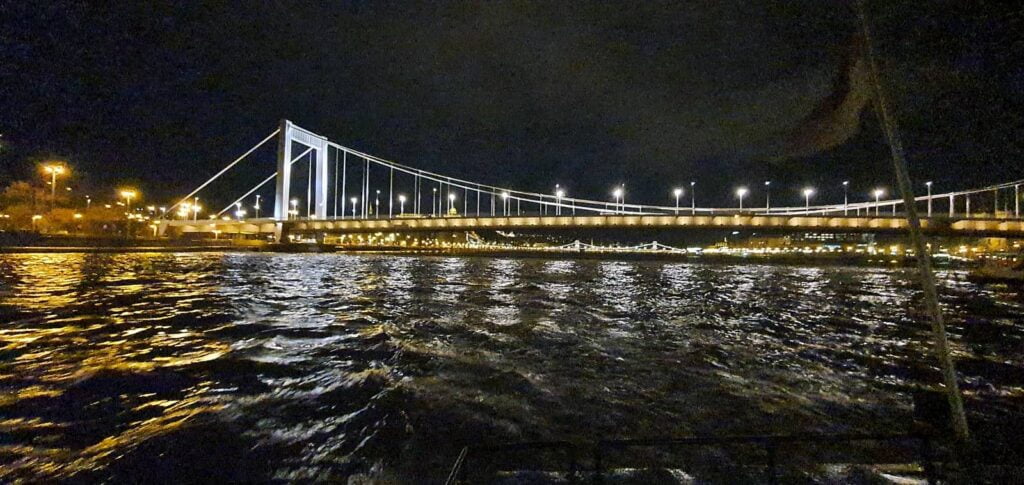 Come muoversi a Budapest: guida completa per spostarsi in città 25 muoversi in traghetto a budapest