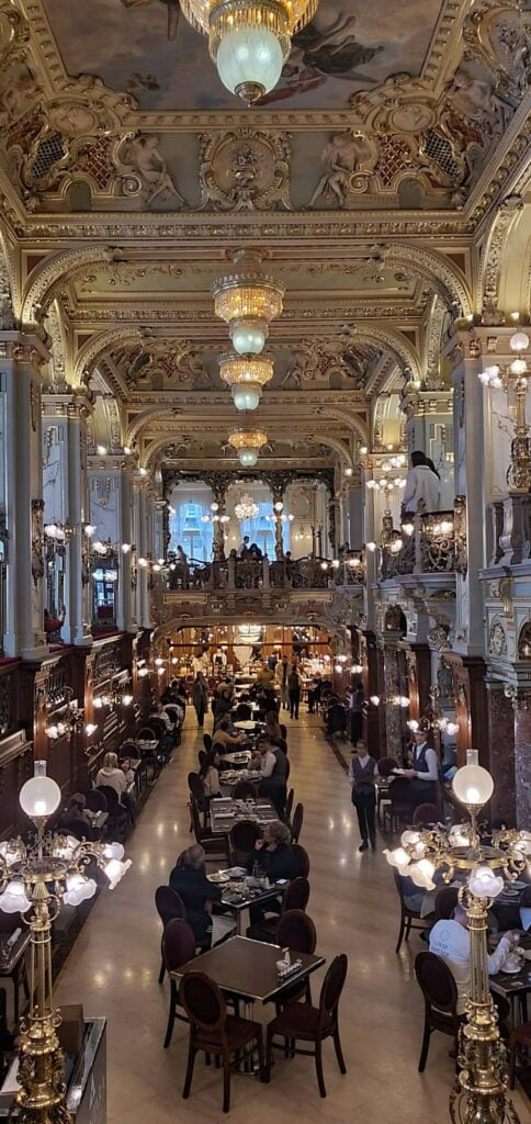 New York Cafe Budapest: il caffè più bello del mondo 16 New York Cafè budapest
