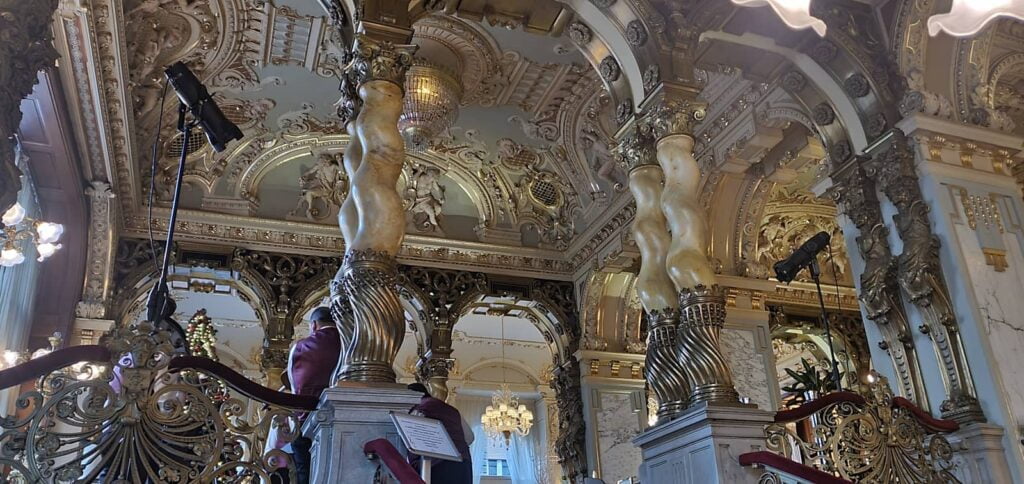 New York Cafe Budapest: il caffè più bello del mondo 19 New York Cafe budapest 5