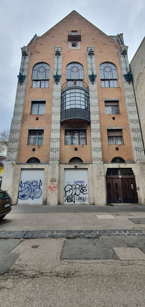 Street art Budapest: le opere più belle e dove trovarle 16 graffiti budapest