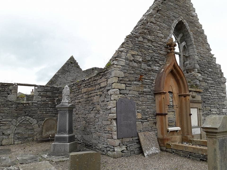 Thurso e la Victoria Walk: l'estremo Nord della Scozia 6 Saint Peter's Kirk, thurso