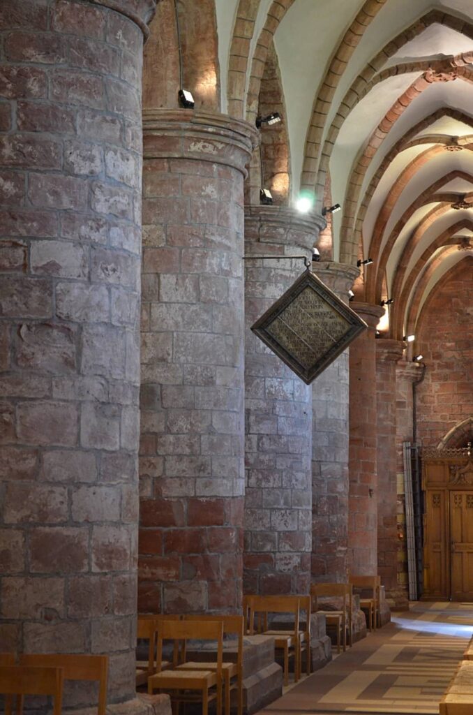 St Magnus Cathedral: la Cattedrale più antica della Scozia 3 St Magnus Cathedral