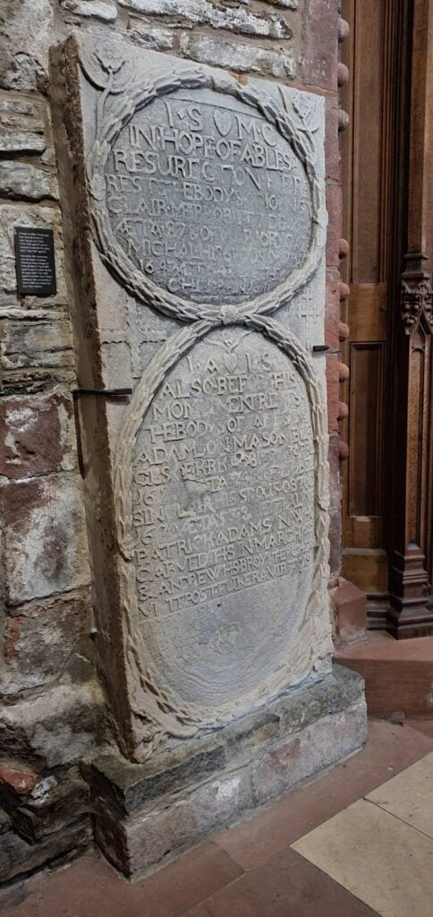 St Magnus Cathedral: la Cattedrale più antica della Scozia 43 pietre tombali st magnus cathedral 4