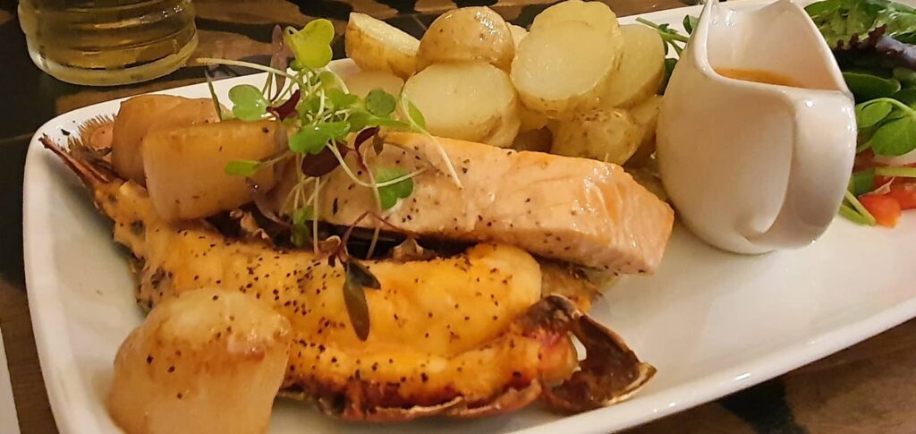 Cosa mangiare a Natale in Scozia secondo la tradizione 8 salmone scozzese, cosa mangiare a natale in scozia, cibo natalizio scozzese