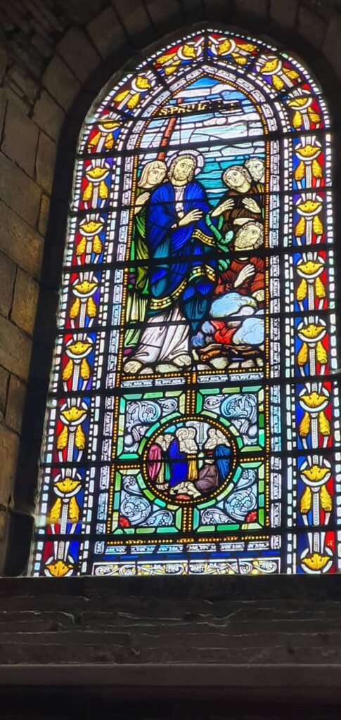 St Magnus Cathedral: la Cattedrale più antica della Scozia 40 st magnus vetrate