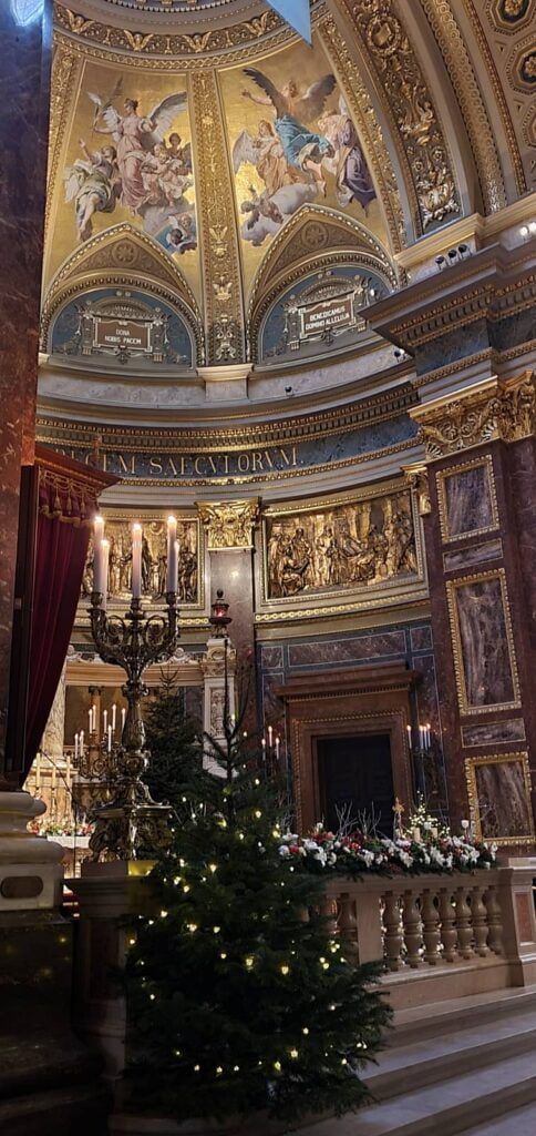 Basilica di Santo Stefano una delle chiese più importanti di Budapest 21 Basilica di Santo Stefano Budapest