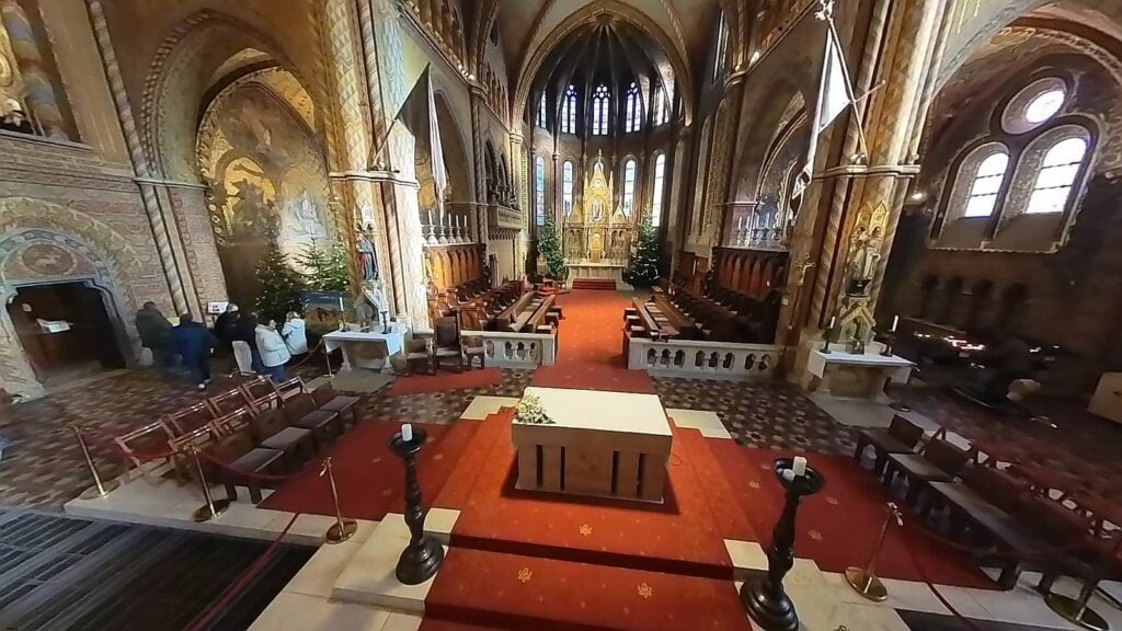 La chiesa di Mattia, uno degli edifici più antichi di Budapest 11 chiesa di mattia a budapest