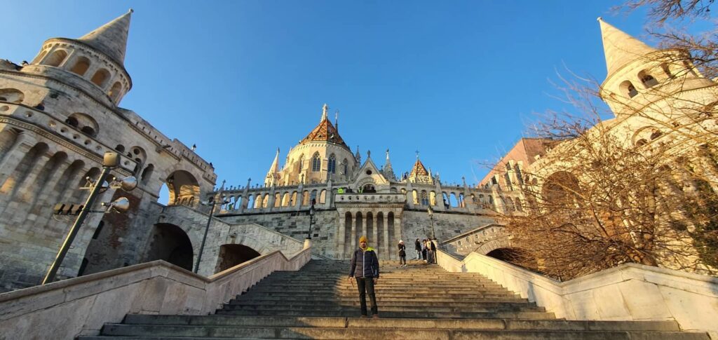 Il bastione dei pescatori: guida alla fortezza bianca di Budapest 4 il bastione dei pescatori, budapest