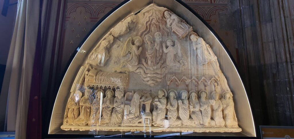 La chiesa di Mattia, uno degli edifici più antichi di Budapest 16 interno della chiesa di mattia 2