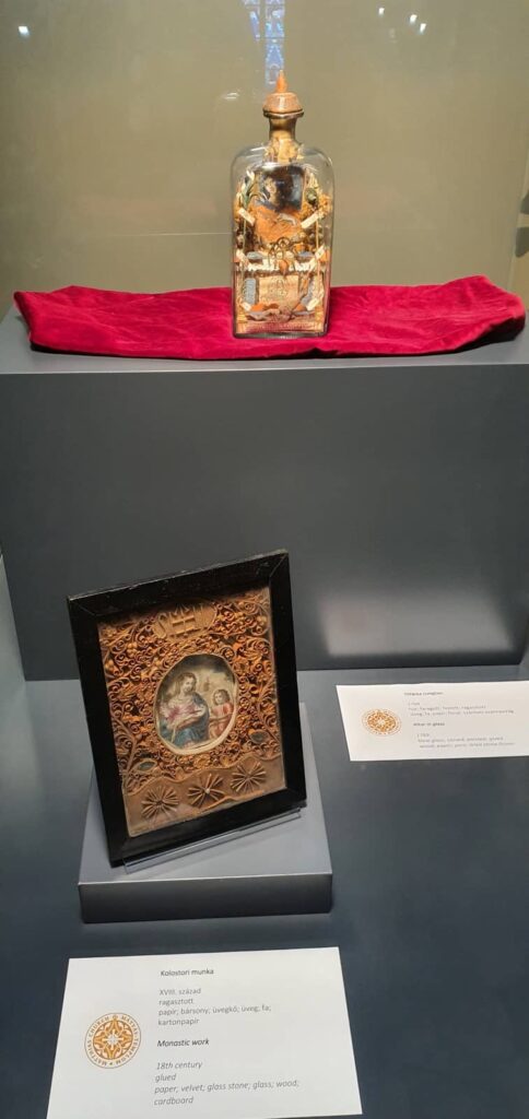 La chiesa di Mattia, uno degli edifici più antichi di Budapest 53 museo di arte sacra chiesa di mattia 7