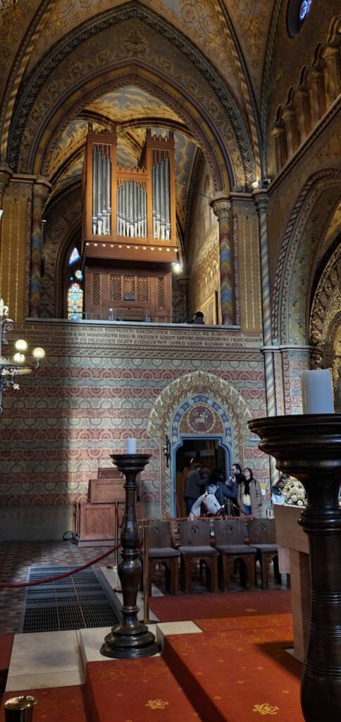 La chiesa di Mattia, uno degli edifici più antichi di Budapest 40 organo delle chiesa di mattia