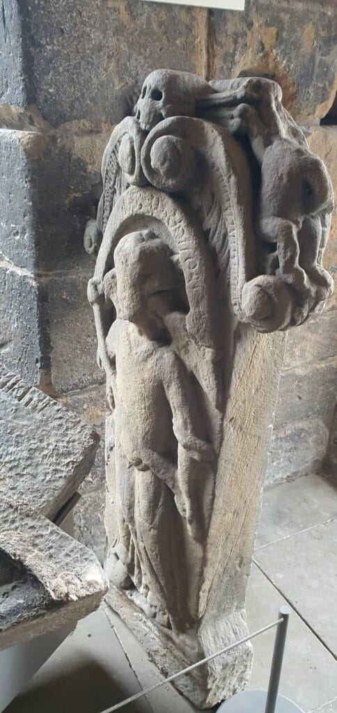 carved stone, dunfermline