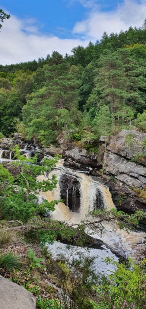 rogie falls scozia