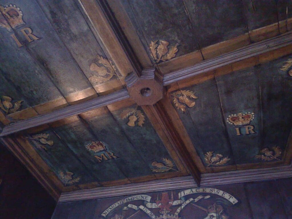 the royal palace - visitare castello di edimburgo