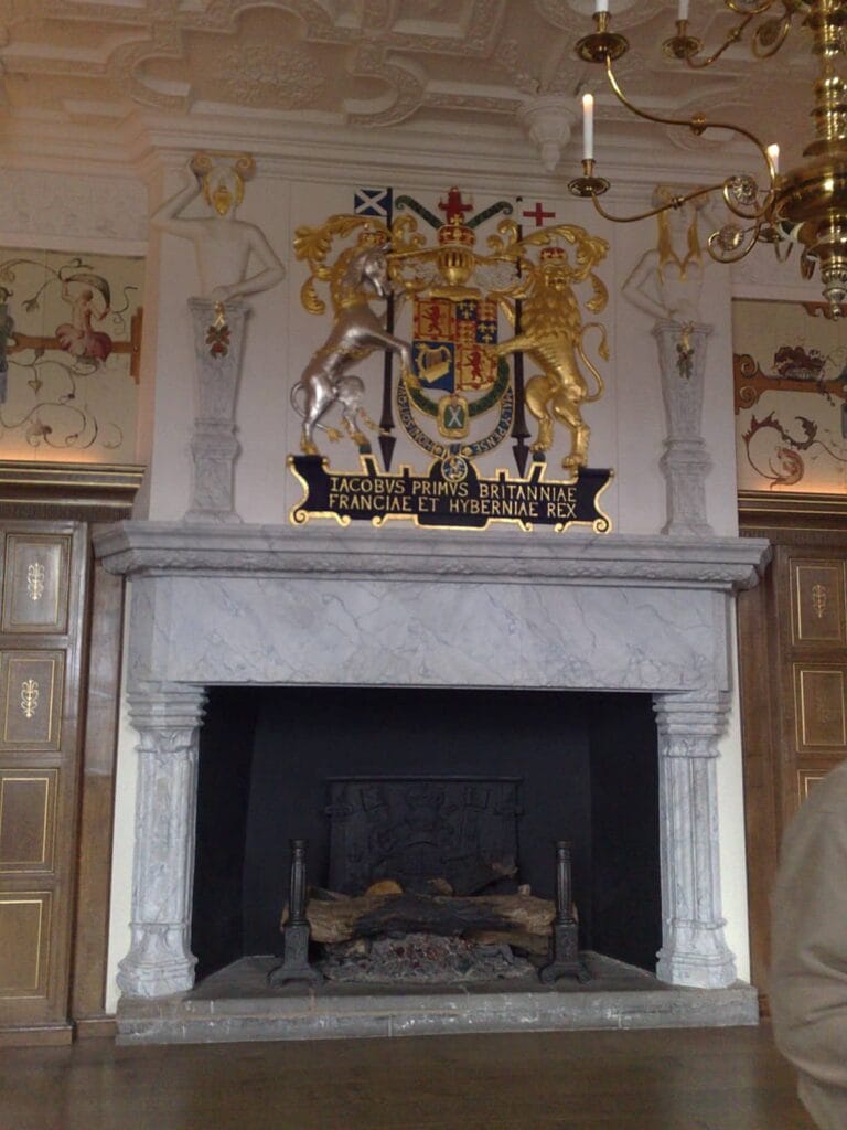 the royal palace - visitare castello di edimburgo