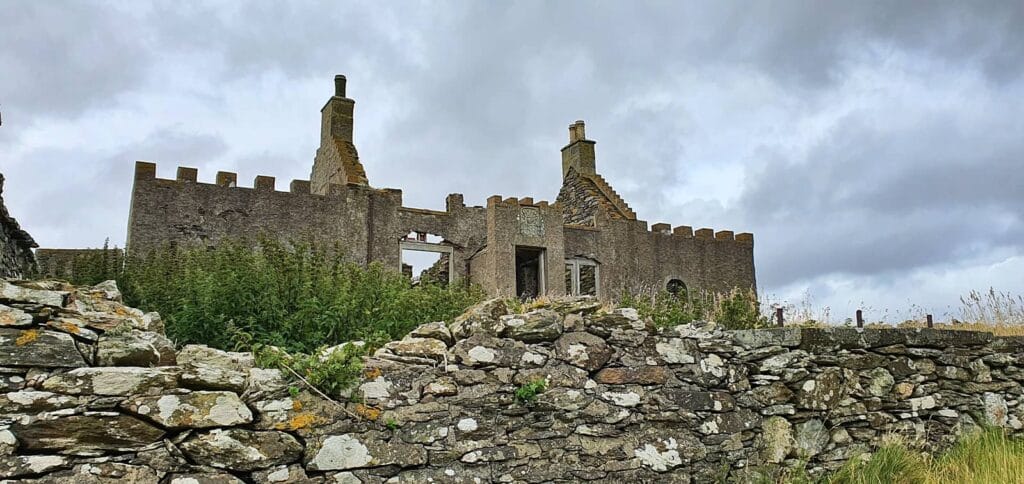 Esplora Yell, la selvaggia isola delle Shetland 30 windhouse, isola di yell