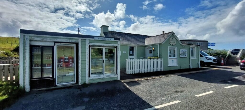 Cosa vedere a Mainland Shetland: luoghi imperdibili e consigli di viaggio alle isole Shetland 79 The cake fridge honesty box, mainland shetland