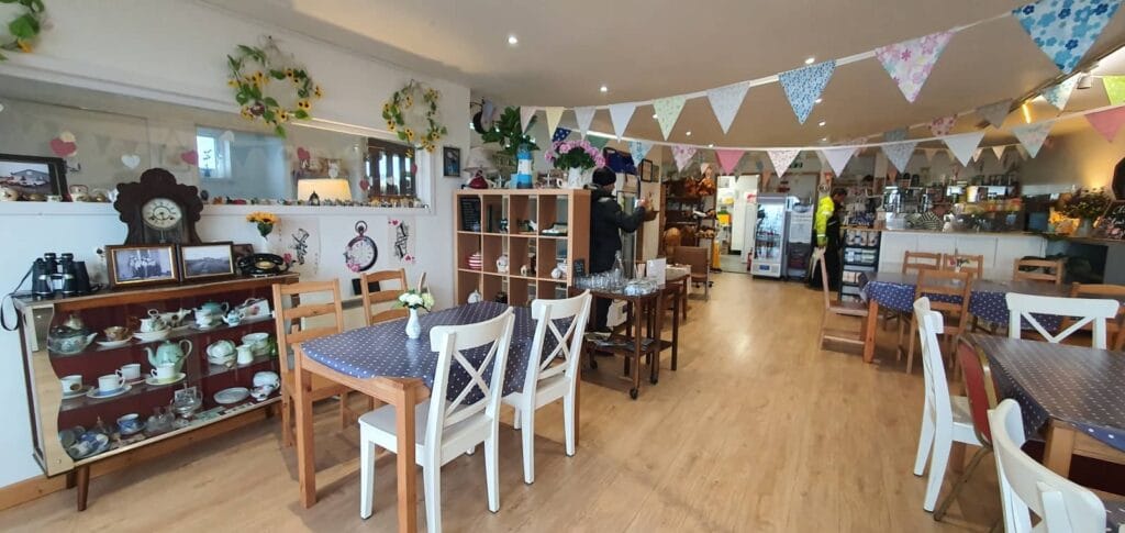Unst, l'isola più settentrionale delle Shetland: giuda completa 74 victoria vintage tearoom, mangiare alle shetland, mangiare a unst