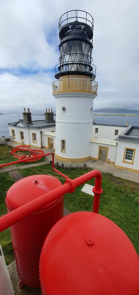 Sumburgh Head: il Faro dei Puffin e l’anima delle Shetland 19 Sumburgh Head, la sirena da nebbia
