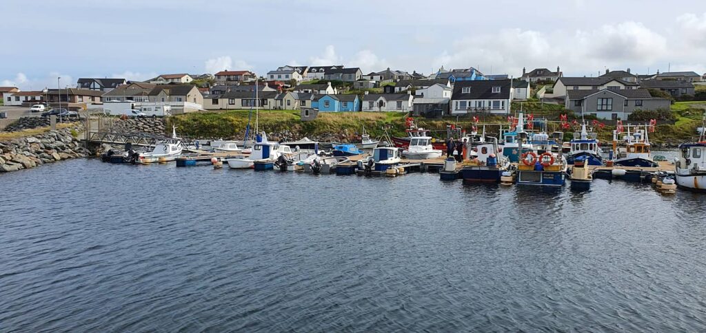 Cosa vedere a Mainland Shetland: luoghi imperdibili e consigli di viaggio alle isole Shetland 22 il villaggio di hamnavoe, cosa vedere nel mainland shetland