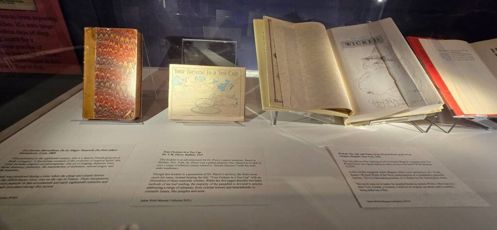 salem witch museum, libri sull stregoneria
