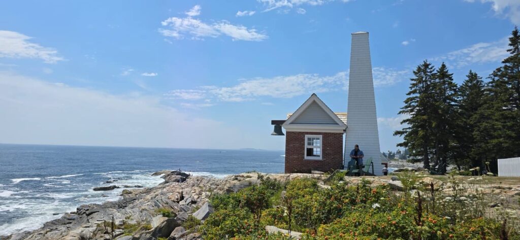 Pemaquid Point Lighthouse: il faro che racconta l’anima del Maine 7 Pemaquid Point Lighthouse, the bell house