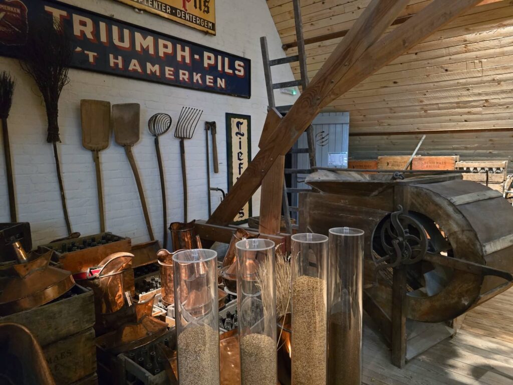Museo del birrificio De Halve Maan con strumenti storici