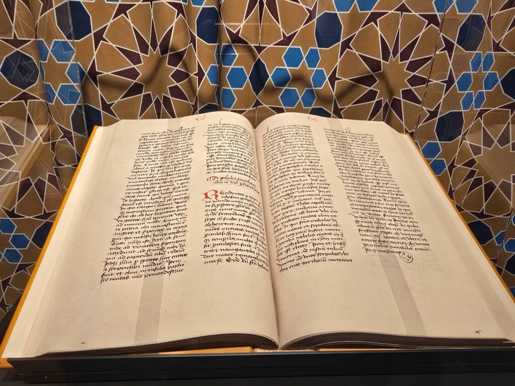 Almshouses medievali dell’Adornes Domain a Bruges, mostra 