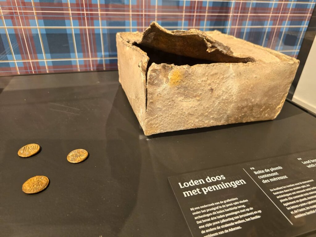 Almshouses medievali dell’Adornes Domain a Bruges, mostra dedicata alla storia della famiglia Adornes