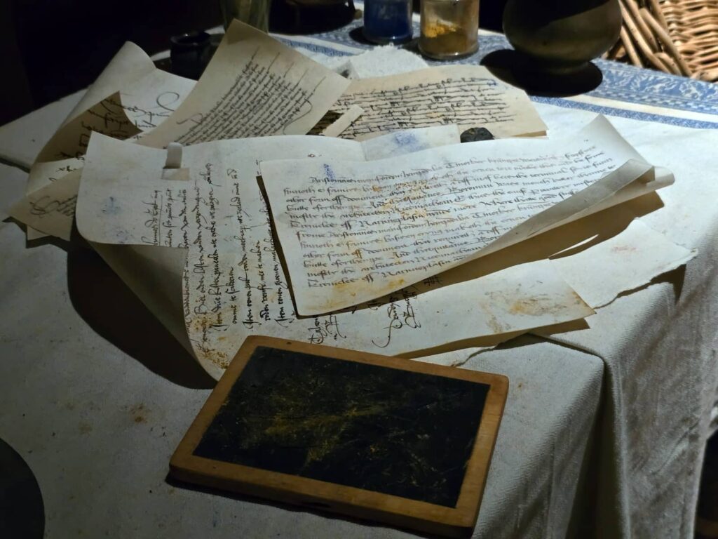 Historium Bruges: guida completa, biglietti e esperienza con realtà virtuale 11 Historium Bruges, studio di Jan van Eyck