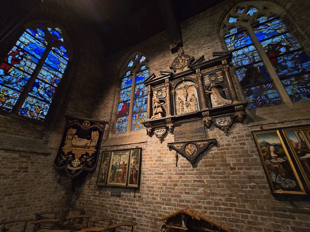 interno della cappella di Gerusalemme, vetrate dipinte