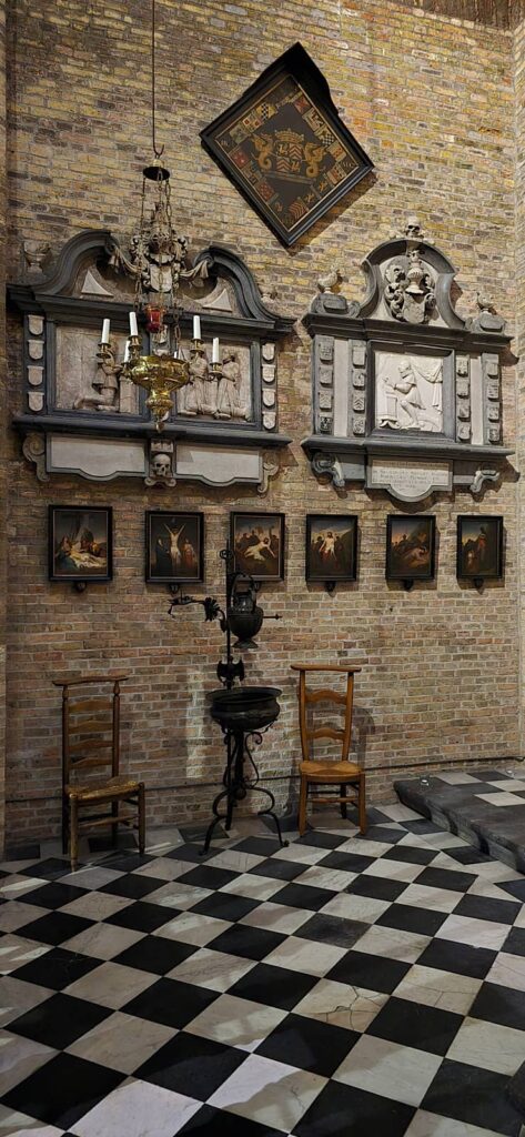 Interno della Jerusalem Chapel a Bruges 