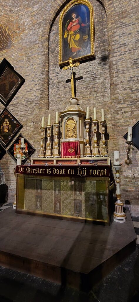 Interno della Jerusalem Chapel a Bruges 