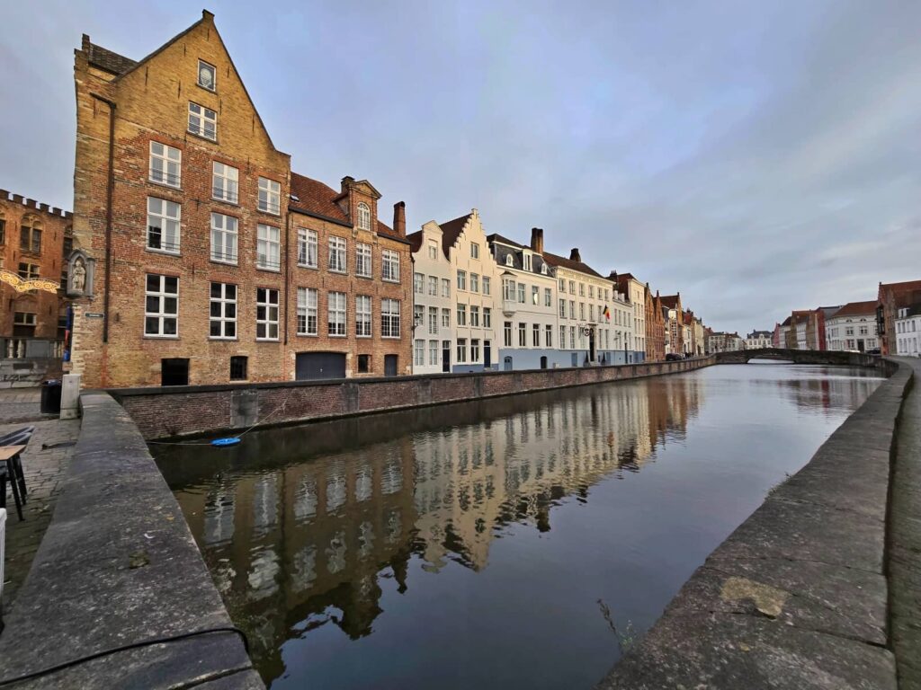 Spinolarei a Bruges, memoria della comunità scozzese medievale