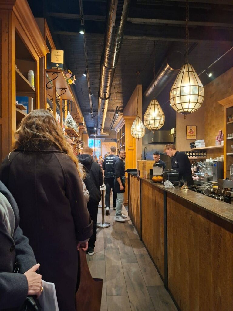 House of Waffles a Bruges interno