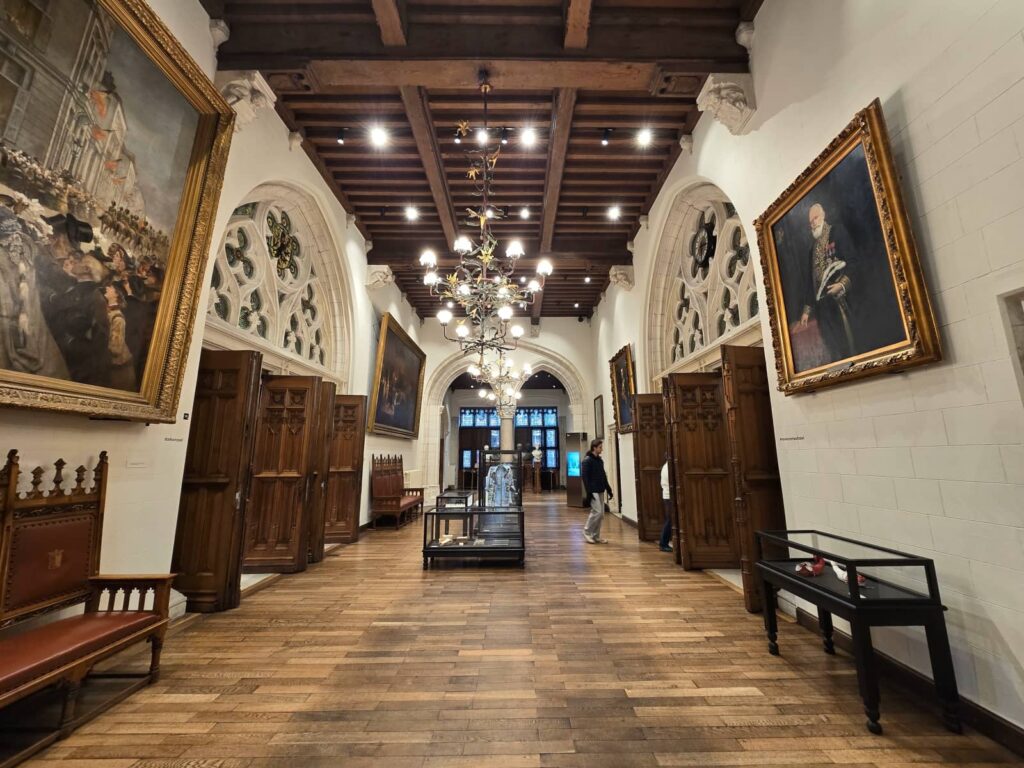 interno del Provinciaal Hof a bruges