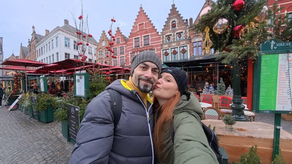 Cosa vedere a Bruges: guida completa alla perla delle Fiandre che ti ruba il cuore 202 cosa vedere a bruges, la piazza del mercato