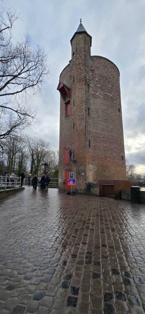 Cosa vedere a Bruges: guida completa alla perla delle Fiandre che ti ruba il cuore 147 Gunpowder Tower Poertoren