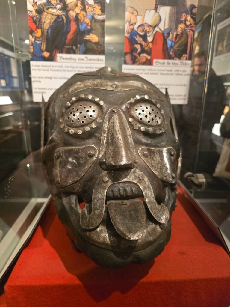 Cosa vedere a Bruges: guida completa alla perla delle Fiandre che ti ruba il cuore 63 Museo della tortura - Museum Oude Steen