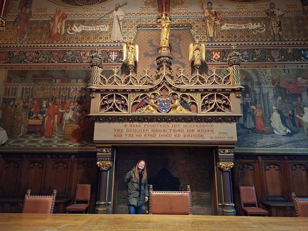 Cosa vedere a Bruges: guida completa alla perla delle Fiandre che ti ruba il cuore 35 Piazza Burg e lo Stadhuis, visitare bruges