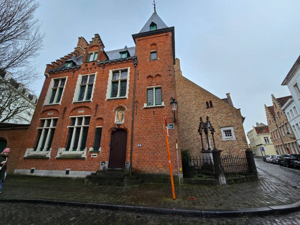 Cosa vedere a Bruges: guida completa alla perla delle Fiandre che ti ruba il cuore 150 Quartiere Sint Jacobs 3