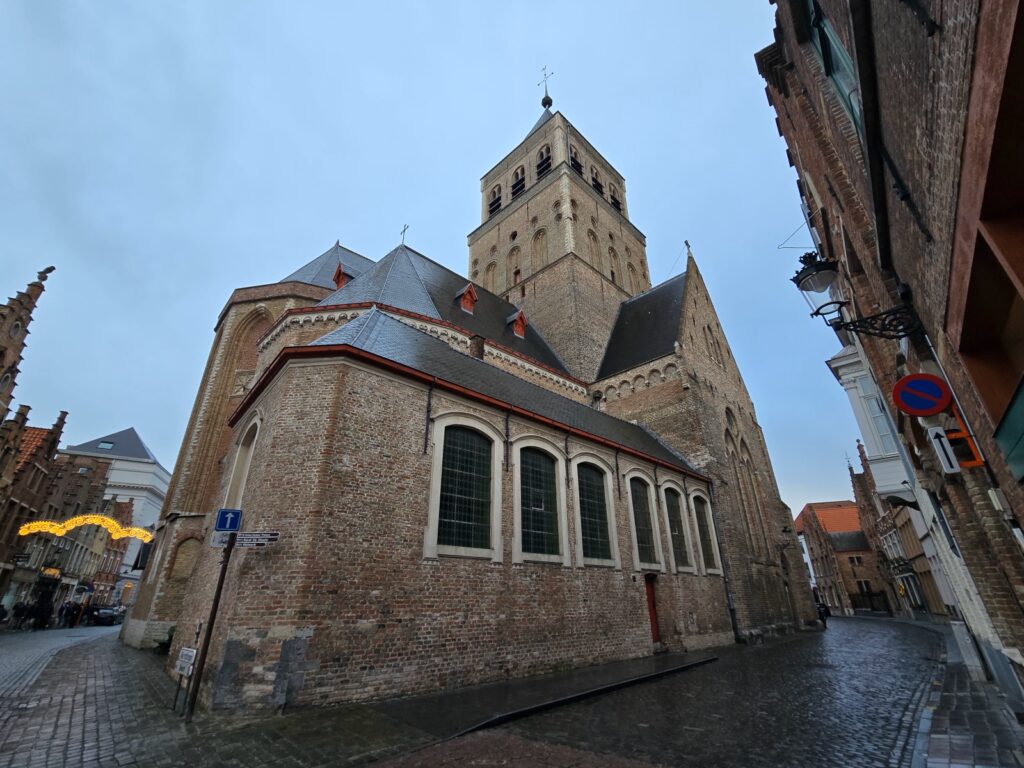 Cosa vedere a Bruges: guida completa alla perla delle Fiandre che ti ruba il cuore 151 chiese di bruges, Sint-Jakobskerk