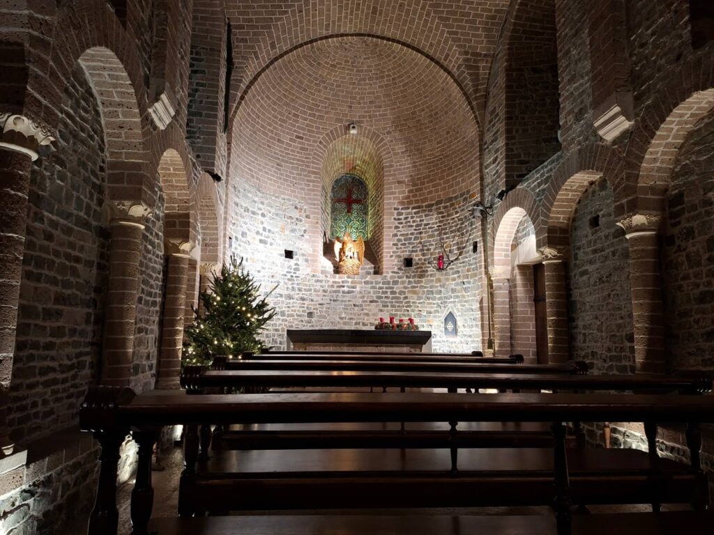 Cosa vedere a Bruges: guida completa alla perla delle Fiandre che ti ruba il cuore 40 Basilica del Santo Sangue