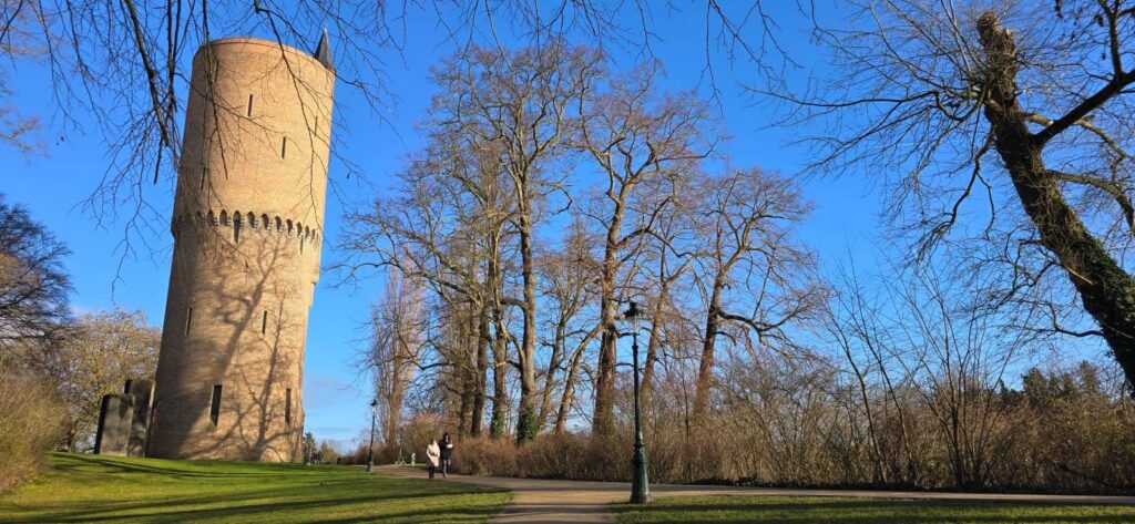 Cosa vedere a Bruges: guida completa alla perla delle Fiandre che ti ruba il cuore 180 bruges vesten antica torre