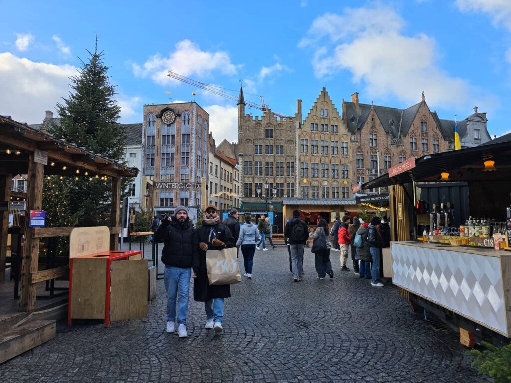 Cosa vedere a Bruges: guida completa alla perla delle Fiandre che ti ruba il cuore 25 l'orologio monumentale di bruges, la guerra dei secondi
