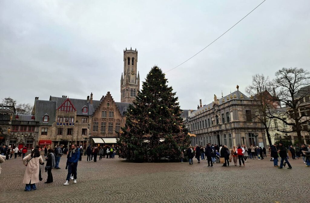 Cosa vedere a Bruges: guida completa alla perla delle Fiandre che ti ruba il cuore 33 piazza burg, burges cosa vedere