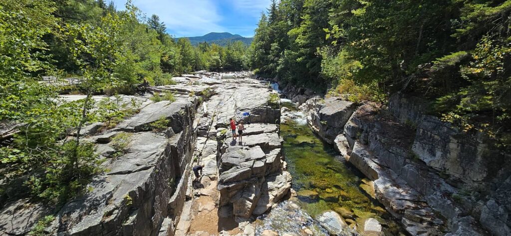 cascate Kancamagus Highway: rocky gorge