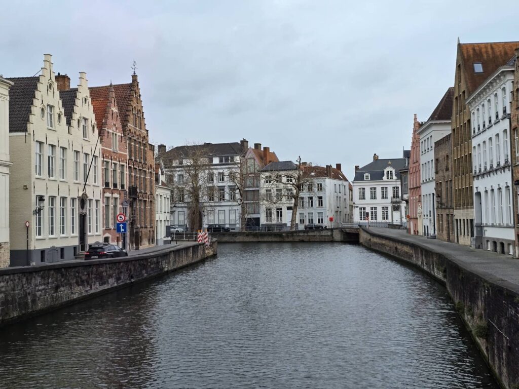 Cosa vedere a Bruges: guida completa alla perla delle Fiandre che ti ruba il cuore 164 spinolarei, King's Bridge, bruges
